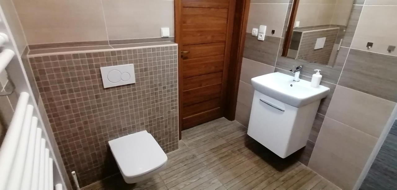 Ubytovani Na Spaciru Mikulov Buitenkant foto